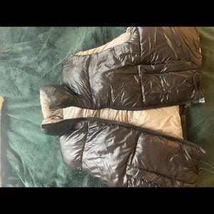 A bunch of clothes 5-20$